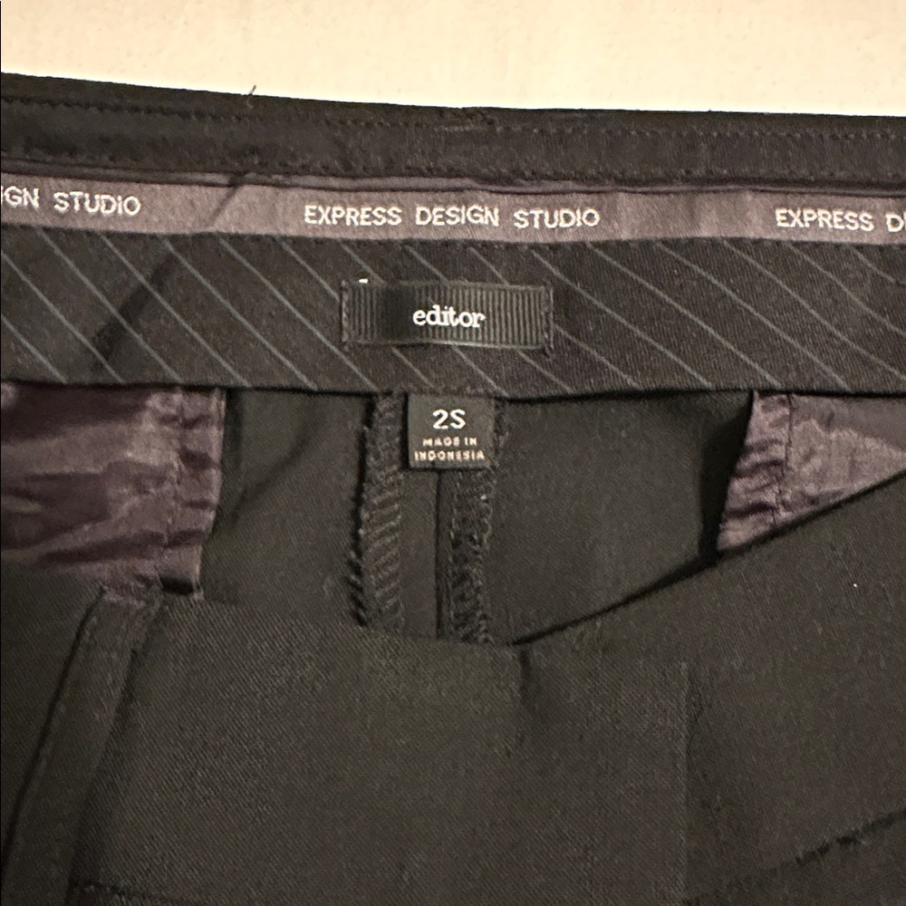 Express Editor Pant-Short - Picture 2 of 2